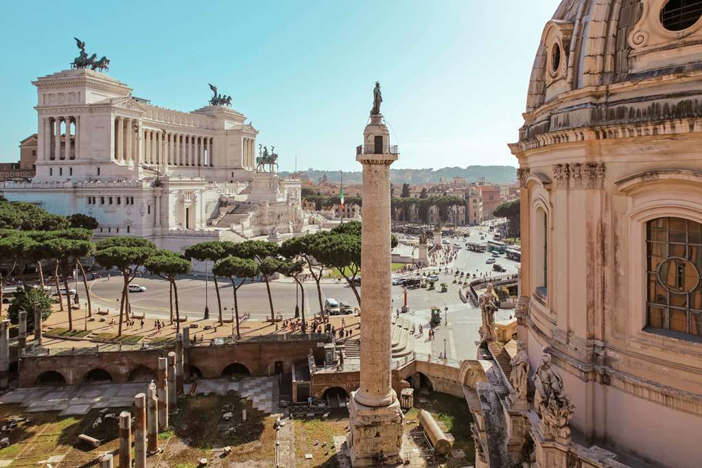 Hotel Nh Collection Roma Fori Imperiali Servicios foto The Column of Marcus Aurelius
